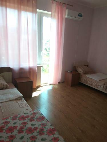 Hostal On Krasnodarskaya Guest House