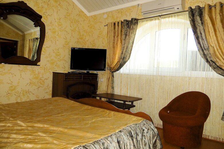Hostal Kavkaz Hotel