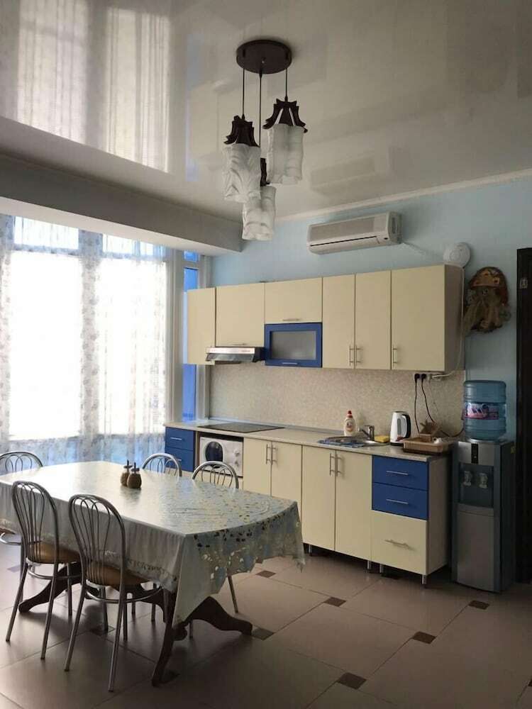 Hostal Kavkaz Hotel