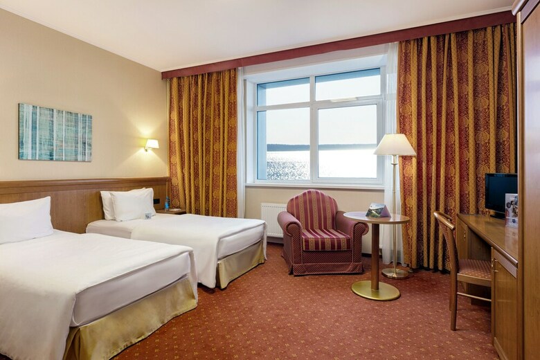 Cosmos Petrozavodsk Hotel
