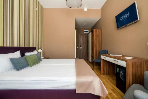 Frigate Hotel