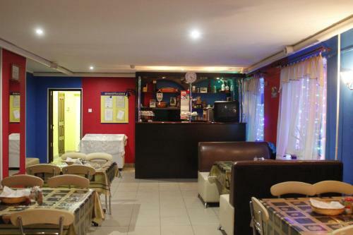 Hostal Raduga Guest House