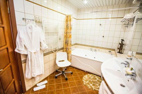 13 Chairs Boutique Hotel