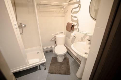 Apartment On Izhorskogo Batalyona 57a