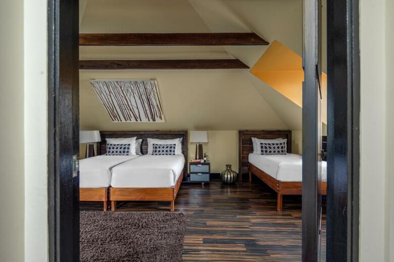 Hotel 2 On 2