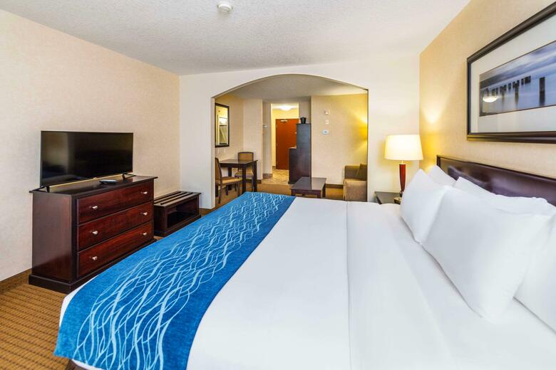 Hotel Comfort Inn & Suites