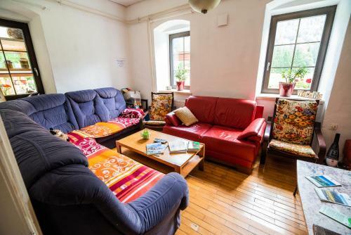 Albergue Cvet Gora - Camping, Glamping And Accomodations