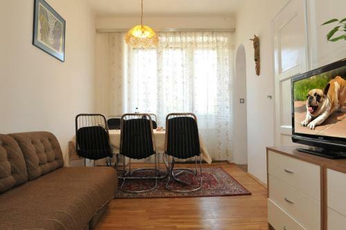 Spacious 3-bedroom Apartment Lev