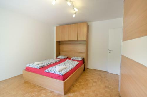Apartment Near The Train Station