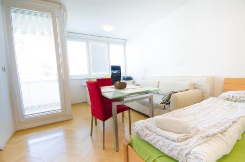 Apartamento City Centre Studio With A Balcony And Free Parking