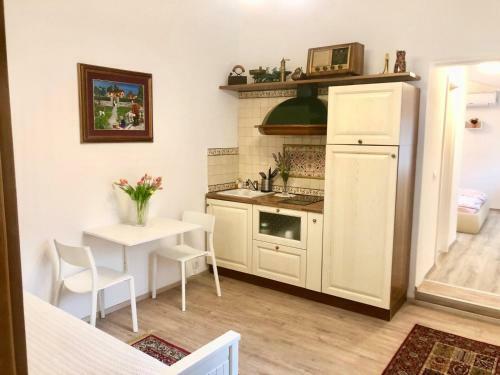 Hostal Apartments Maria