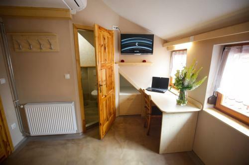Bed & Breakfast De?ela Okusov