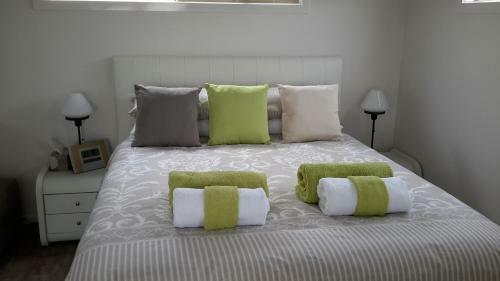Bed & Breakfast Bass Coast Country Cottages