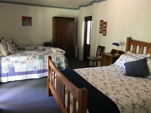 Bed & Breakfast Dingup House
