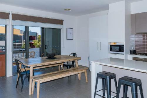 Villa 13 Shore Place
