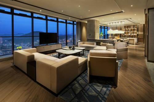 Hotel Crowne Plaza Xiangxi