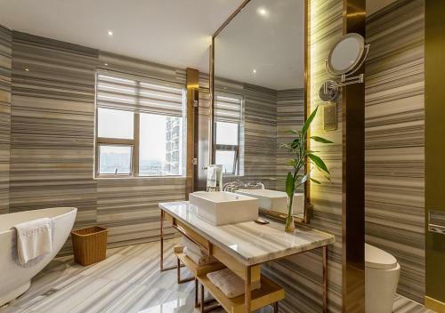 Fuqing Golden Eagle Days Hotel