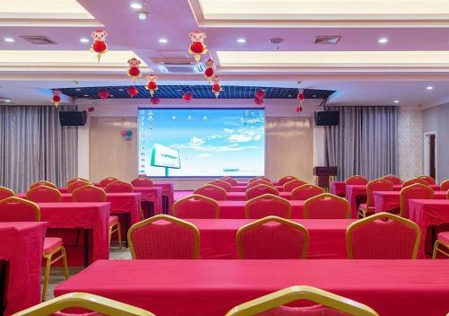 Fuqing Golden Eagle Days Hotel