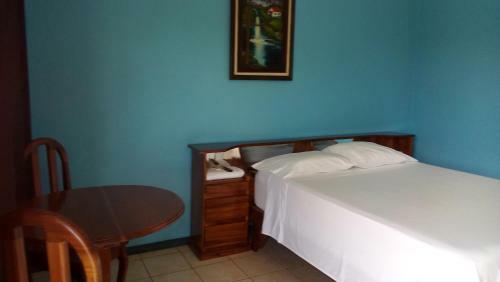 Hotel Cabinas El Tropico