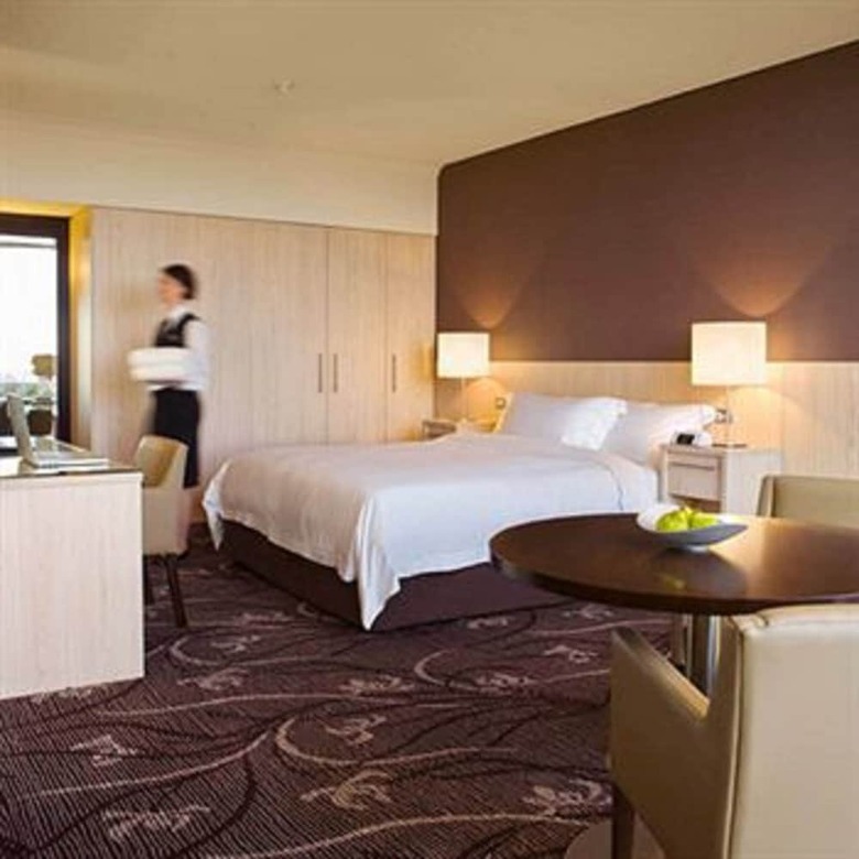 Hotel The Lakes Resort