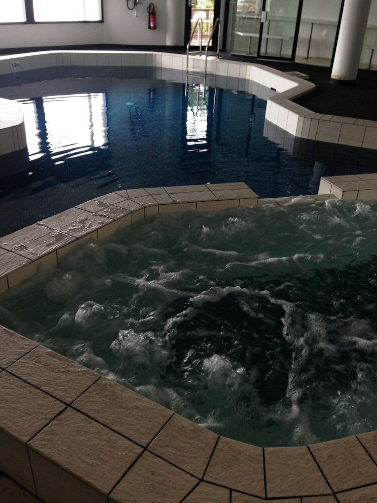 Hotel The Lakes Resort