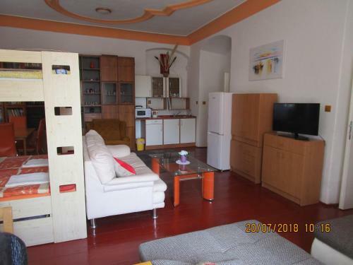 Hostal Fara Choustn�kovo Hradi?t?