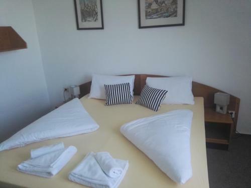 Hotel Jest?�b�
