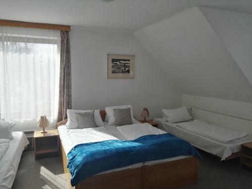 Hotel Jest?�b�