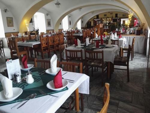 Hotel Jest?�b�