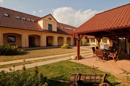 Hostal Penzion Bedn�??v Dv?r