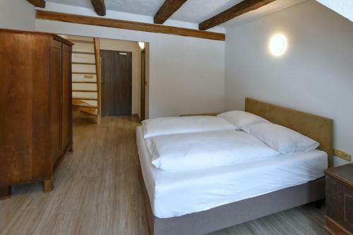 Apartamentos Zamecka Fortovna / Forester House