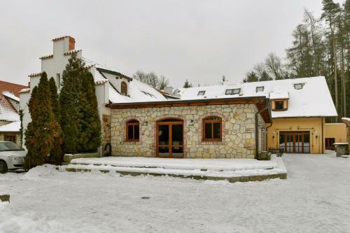 Apartamentos Zamecka Fortovna / Forester House