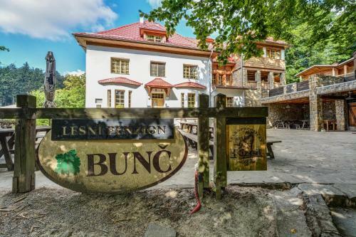 Hostal Lesn� Penzion Bun?