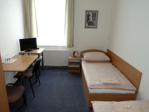 Hostal Hotel Sta?�?