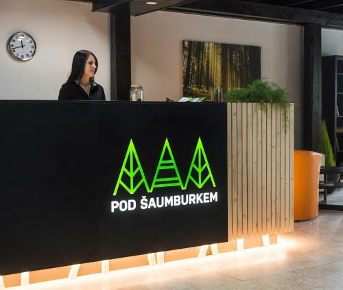 Hotel Rekrea?n� Are�l Pod ?aumburkem