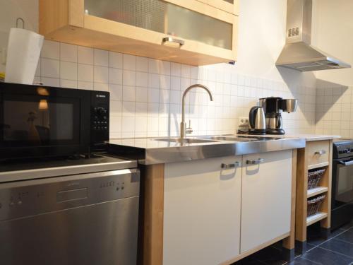 Cozy Apartment By The River Mosel In Moselkern