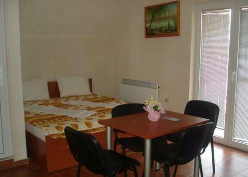 Hostal Apartments Dan Dar