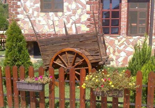 Hostal Apartments Dan Dar