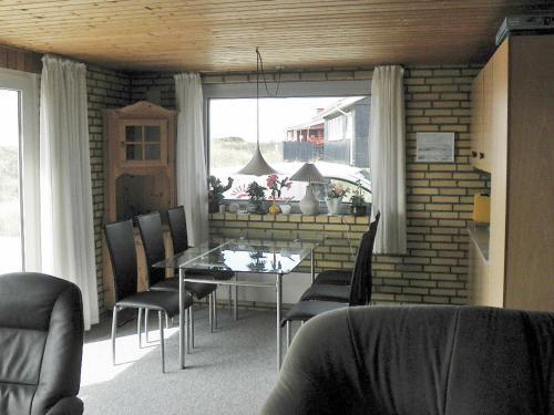 Three-bedroom Holiday Home In Henne 6