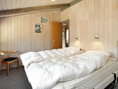 Three-bedroom Holiday Home In Henne 13