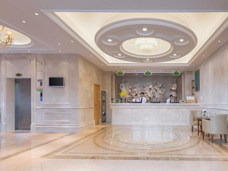 Vienna Hotel Shenzhen Gongming Bus Station