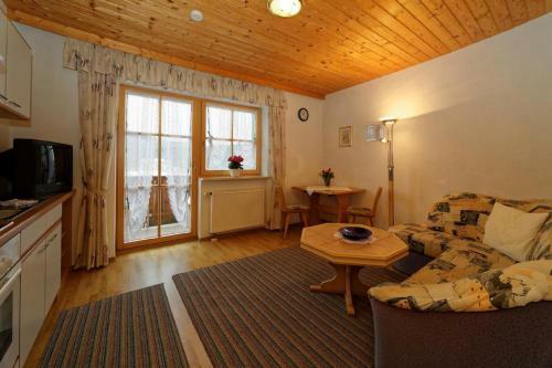 Hostal Berghof Pension Und Ferienwohnungen