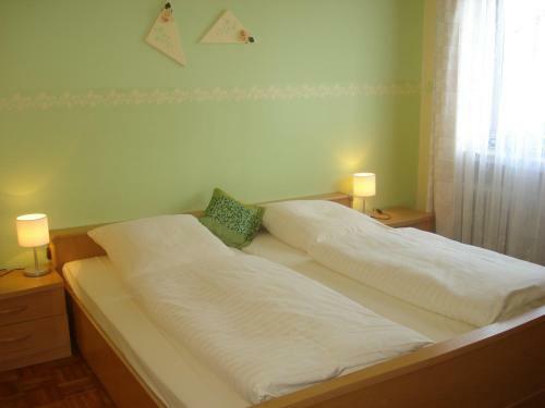 Hostal Traditionsgasthof Zum Luedertal