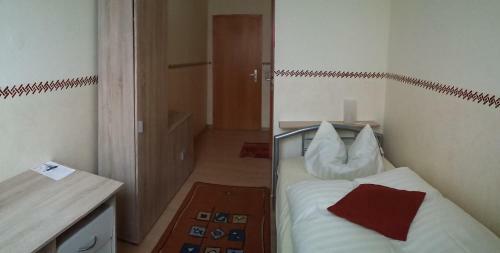 Hostal Traditionsgasthof Zum Luedertal