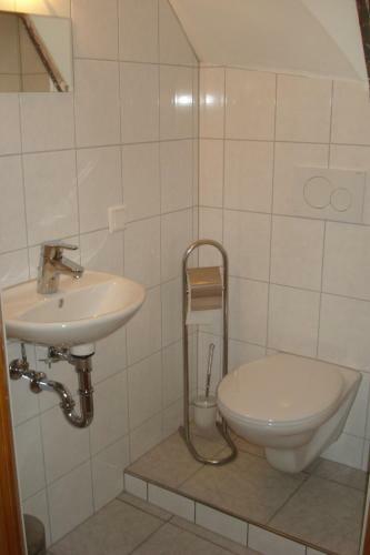 Hostal Traditionsgasthof Zum Luedertal