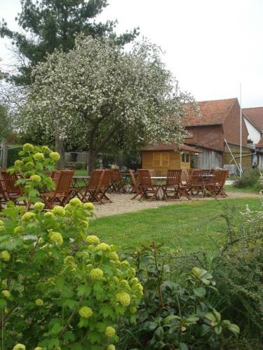 Hostal Traditionsgasthof Zum Luedertal