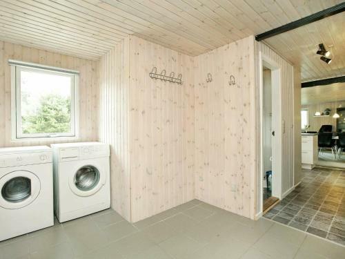 Three-bedroom Holiday Home In N�rre Nebel 17