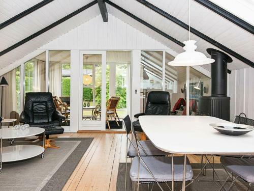 Two-bedroom Holiday Home In Esbjerg V 1