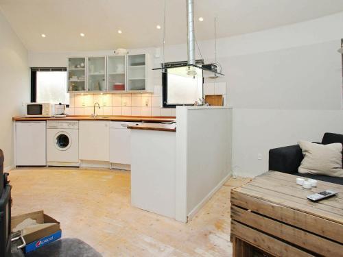 Three-bedroom Holiday Home In H�jslev 10