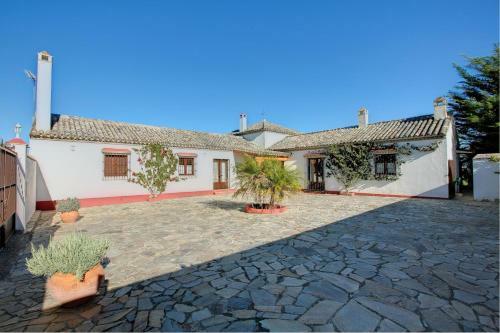 San Pedro Villa Sleeps 6 Pool Wifi